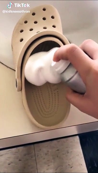 Des Crocs, un peu de mousse à raser et beaucoup de fun