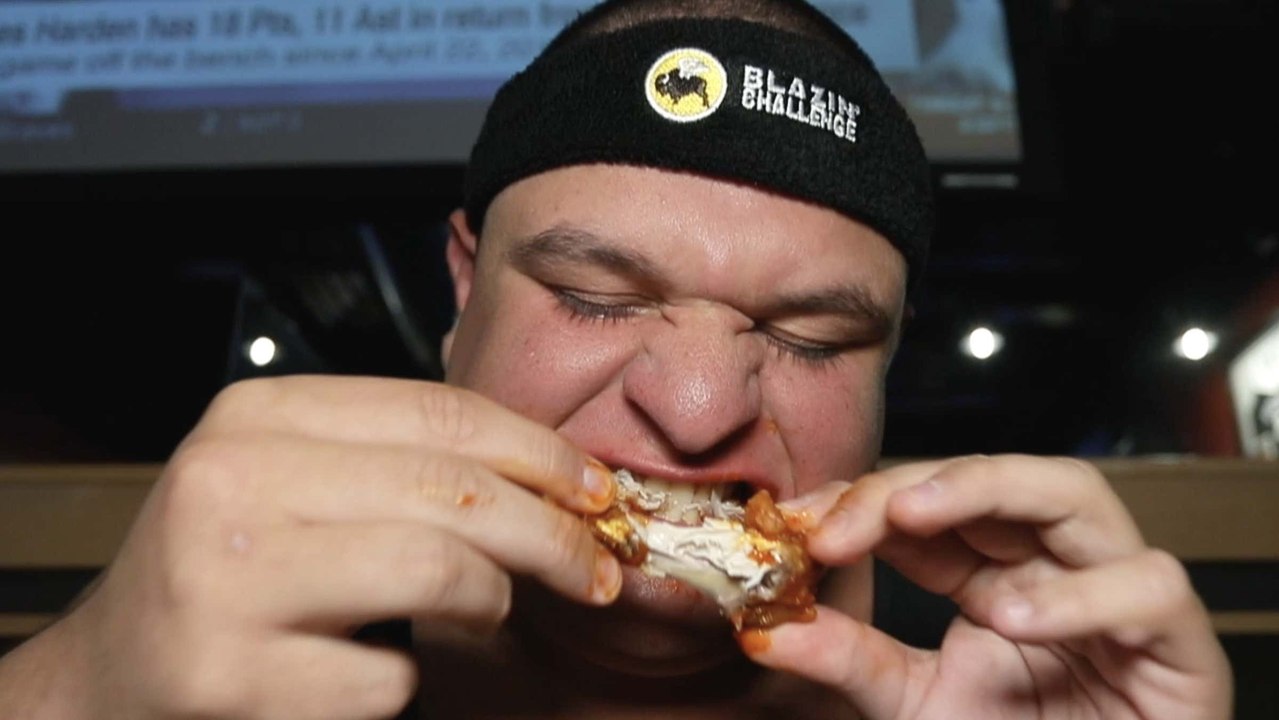 I Did The Blazin Challenge At Buffalo Wild Wings & It Was NOT Fun