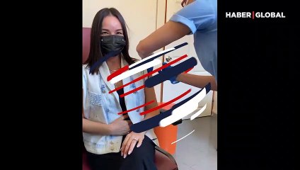 Hamile Bengü, bakanlığın tavsiyesine rağmen Kovid-19 aşısı oldu