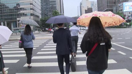 [날씨] 낮 동안 흐리고 더위 주춤...밤사이 전국 비 / YTN