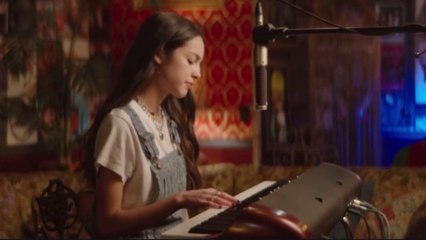 Olivia Rodrigo - drivers license (live performance at Grammy Muse