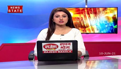 Uttar Pradesh: नोएडा में सड़क किनारे किसने फेंके हजारों आधार कार्ड, क्या है साजिश
