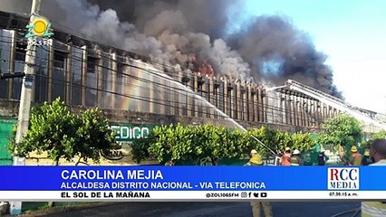 Carolina Mejía ofrece detalles del incendio en la colchonería La Reina, Ensanche la Fe