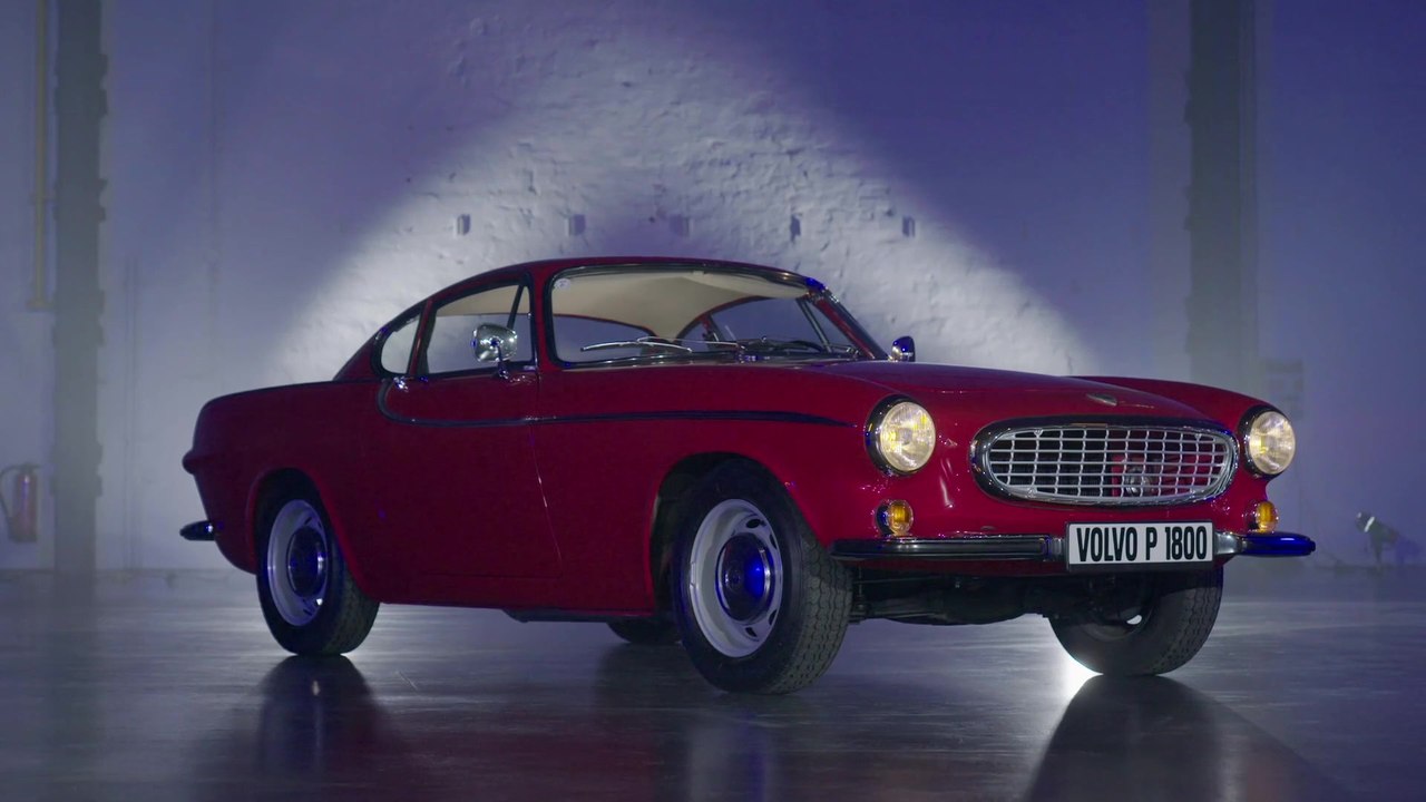 Volvo P1800 im Vergleich mit Volvo C40 Recharge
