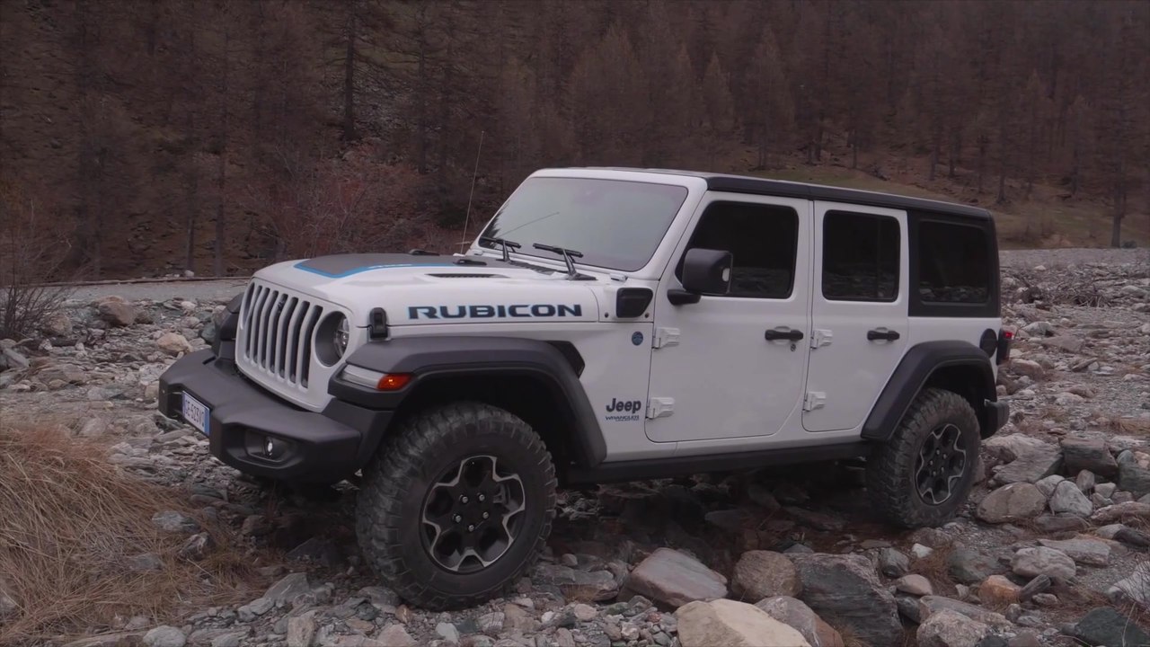 Jeep® Wrangler 4xe Rubicon Offroad driving