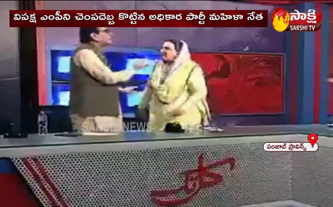 పాక్ టీవీ డిబెట్ లో రచ్చ రచ్చ