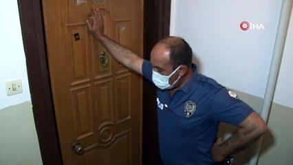 Balkonda ateş yakıp kendini eve kilitledi