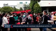 Kerumunan Antrean Vaksinasi Dibubarkan Satpol PP Kota Semarang