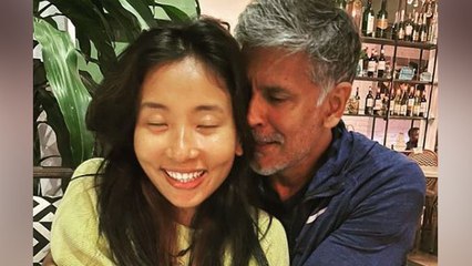 Milind Soman ने बुढ़ापे में Ankita Konwar के साथ किया ये हरकत, Check out पर Viral हुआ Video|FilmiBeat