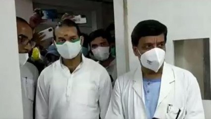 Covid norms violated:Tej Pratap visits hosp with supporters