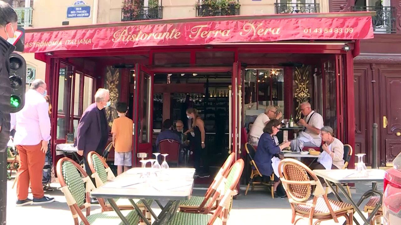 A Paris, le restaurant de la série "Emily in Paris" attend les touristes