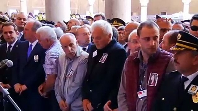 Şehit eşi Kılıçdaroğlu'yla yan yana saf tutmadı!