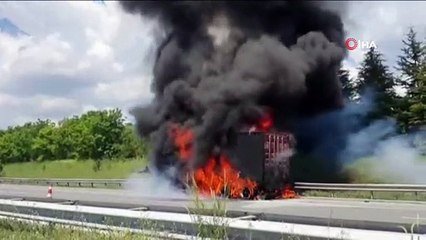 TEM’de alev alev yanan tırı dorsesi kül oldu