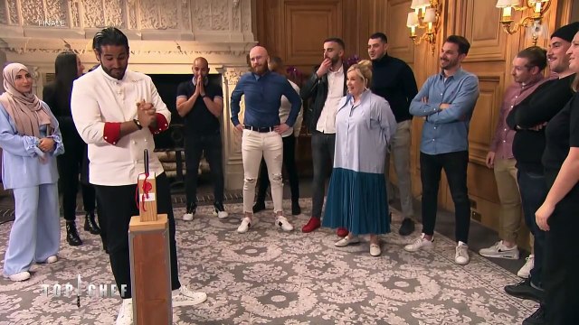 Mohamed Cheikh, grand gagnant de la douzième saison de Top Chef , célèbre sa victoire sur M6.