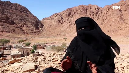 ام ياسر اول بدوية بسيناء تعمل مرشدة للسياح رغم تقاليد المجتمع القبلي