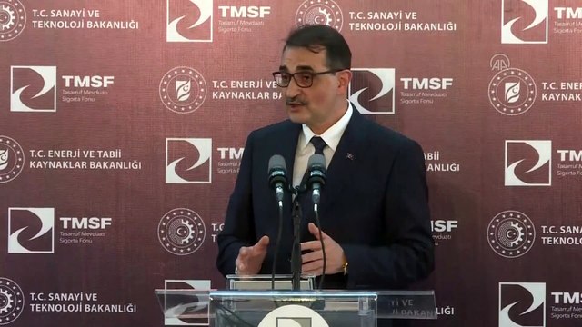 AĞRI - Dönmez: '(Altın üretimi) Bu sene inşallah 45 ton üzeri bir üretim yapmayı hedefliyoruz. 5 yıl içerisindeki üretim hedefimiz ise inşallah yıllık 100 tona ulaşmak'