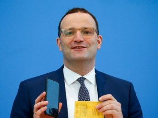 Spahn stellt neue Impfnachweis-App "CovPass" vor