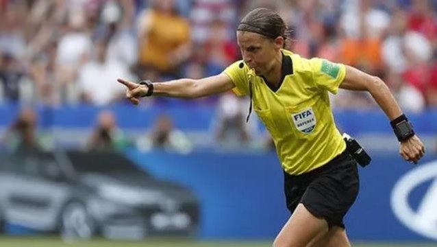 Türkiye-İtalya maçında Avrupa Şampiyonası tarihinde ilk kez bir kadın hakem görev yapacak