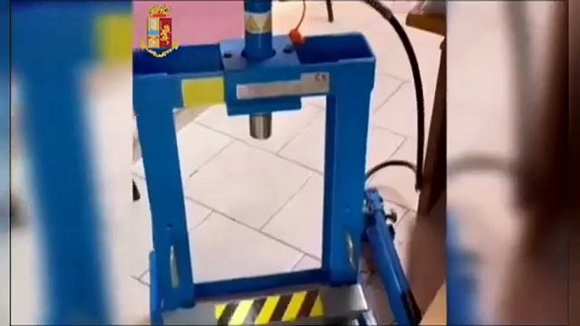 Brandizzo (TO) - Sequestrati tre quintali di droga in un'autofficina (10.06.21)