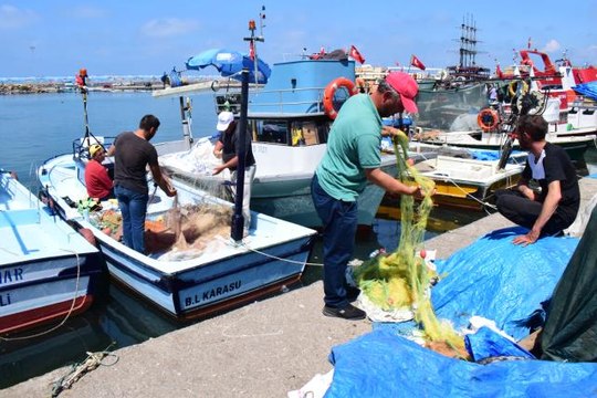 Batı Karadeniz'de kıyı balıkçılığı başladı
