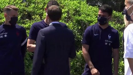 Emmanuel Macron encourage les Bleus avant l'Euro : "Ramenez la coupe à la maison !"