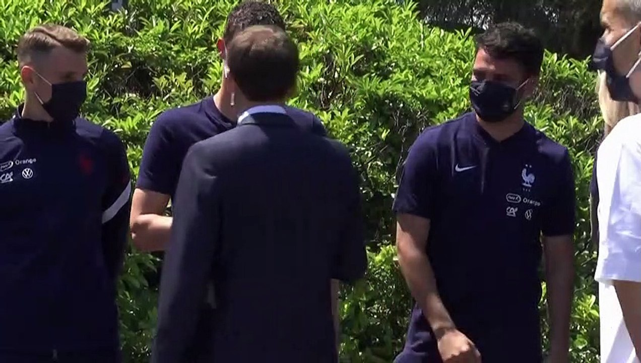 Emmanuel Macron encourage les Bleus avant l'Euro : "Ramenez la coupe à la maison !"