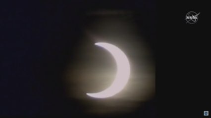 El eclipse anular deja imágenes de un Sol menguante