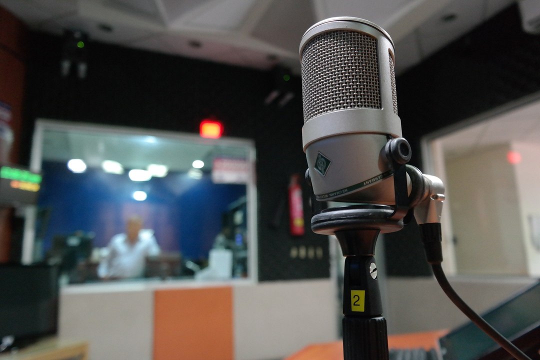 ¿La radio en contra de López Obrador?