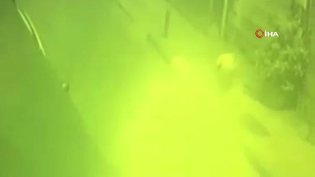 İstanbul'da muayenehaneyi basıp doktoru tehdit eden motosikletli saldırganlar kamerada