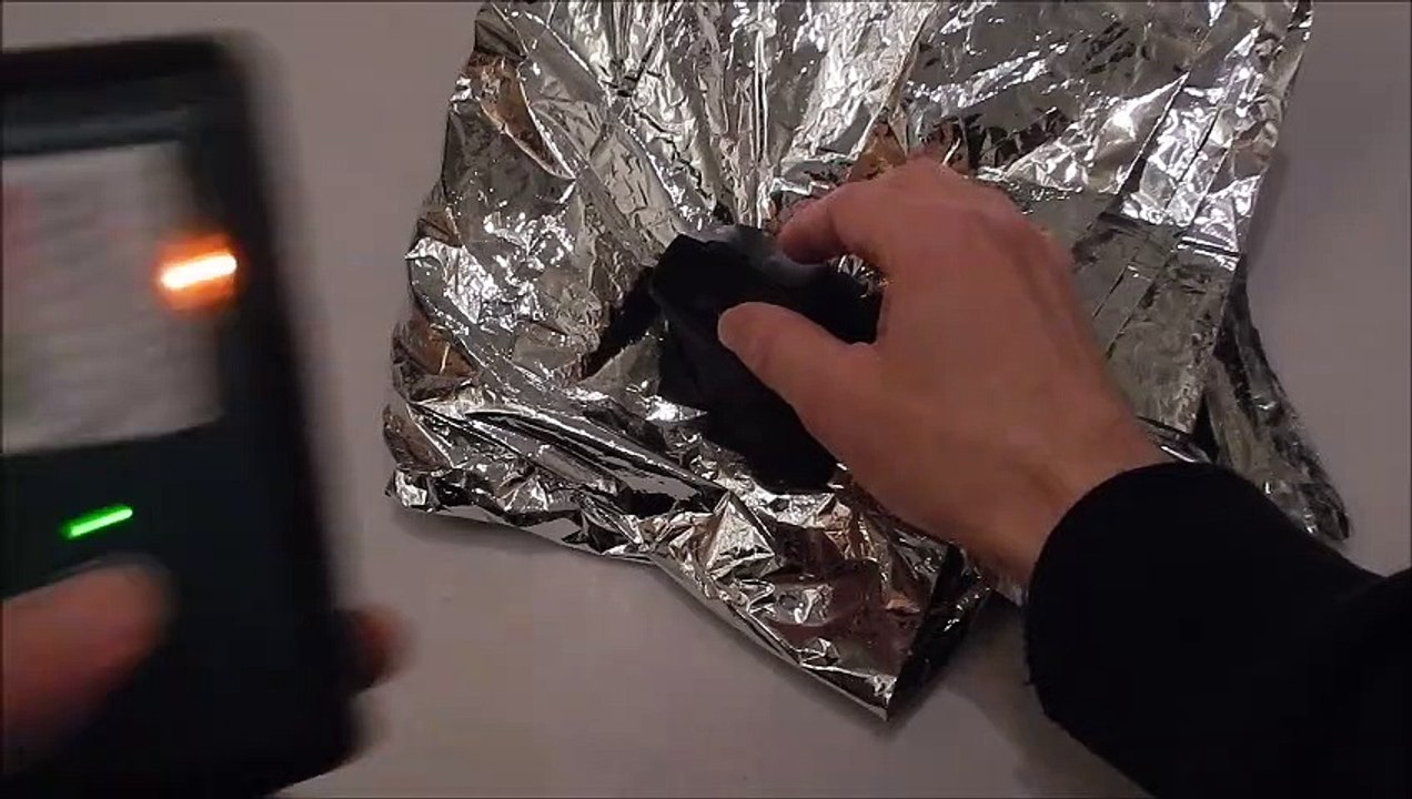 How strong a PC mouse (wireless) radiates, cell phone radiation, electrosmog. Wie stark strahlt eine PC-Maus (wireless), Handystrahlung, Elektrosmog