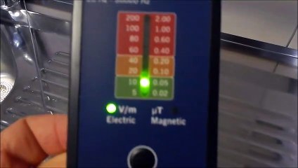 Pf5 electrosmog measuring device for LF, MF, alternating electric fields.    Pf5 Elektrosmog Messgerät für NF,MF, elektrische Wechselfelder