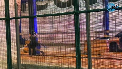 Reportaje: "Así saltan los menas al puerto de Melilla"