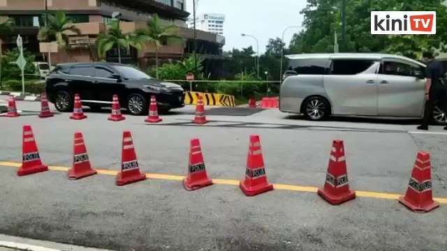 Presiden Umno Zahid Hamidi menghadap Agong