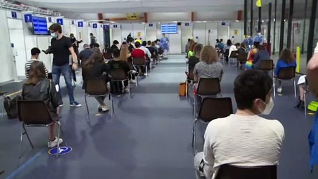 El G7 se compromete a donar mil millones de vacunas contra la COVID-19 a los países más pobres