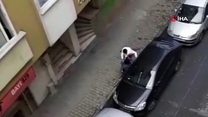 Sokak ortasında hamile kadına şiddet