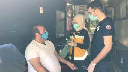 EYÜPSULTAN'DA İETT OTOBÜSÜ MOBESE KAMERASINA ÇARPTI