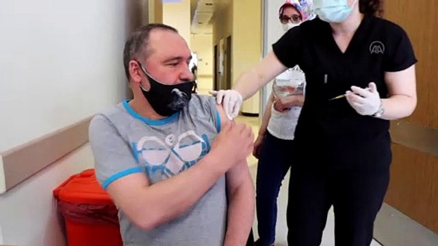 KIRKLARELİ - Trakya'da kafe, lokanta ve restoran çalışanlarının aşılanmasına başlandı