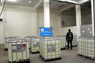 KAPIKULE'DE TIR'DA 16 TON ASİT ANHİDRİT ELE GEÇİRİLDİ