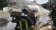 Palermo - Gas fuoriesce da cisterna Gpl ribaltata: intervengono Vigili del Fuoco (11.06.21)