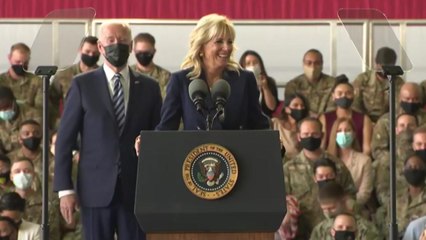 "조, 주목해요" "미국에서 사랑 가져왔다" 이런 영부인은 처음 / YTN