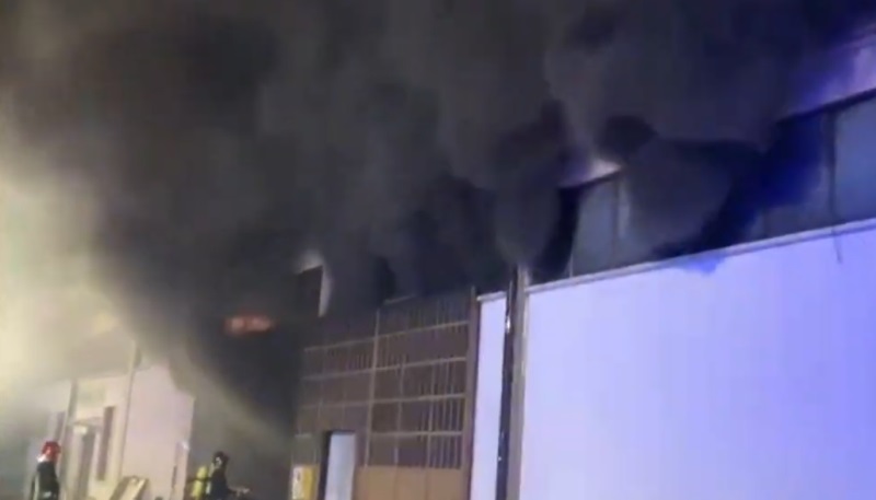 Video Verona - Incendio in un deposito in via Binelunghe (11.06.21)