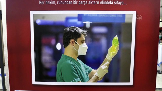 DİYARBAKIR - Sağlık çalışanlarının Kovid-19 ile zorlu mücadelesi fotoğraf karelerine yansıdı