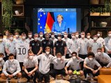 EM 2021: Angela Merkel spricht Jogis Jungs Mut zu