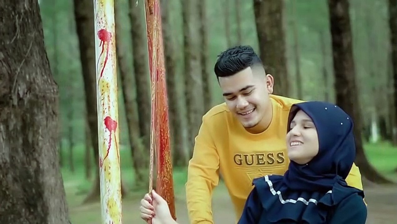 Nazia Marwiana - Antara Nyaman Dan Cinta
