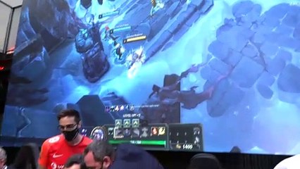 El presidente de la Junta inaugura el centro gaming del E-sports Club Vodafone Giants en Málaga