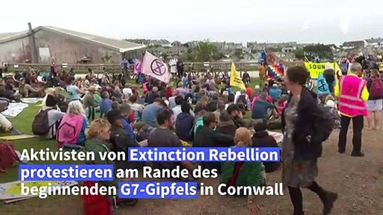 Extinction Rebellion protestiert am Rande des G7-Gipfels