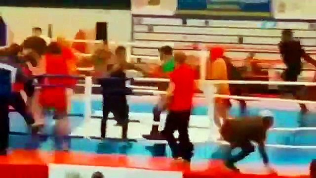 Azeri ve Ermeniler sporcular birbirine girdi