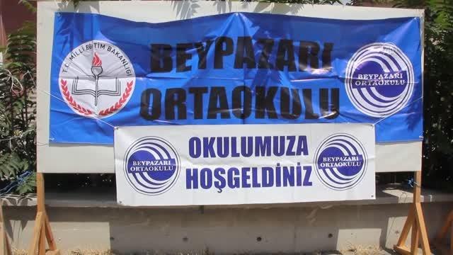Beypazarı Orta Okulu öğrencileri tarafından TÜBİTAK 4006 Bilim Fuarı sergisi açıldı