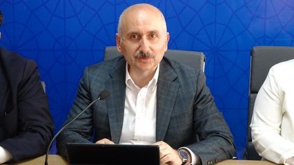 BAKAN KARAİSMAİLOĞLU: AYVALIK'A MODERN BALIKÇI BARINAKLARI YAPILACAK