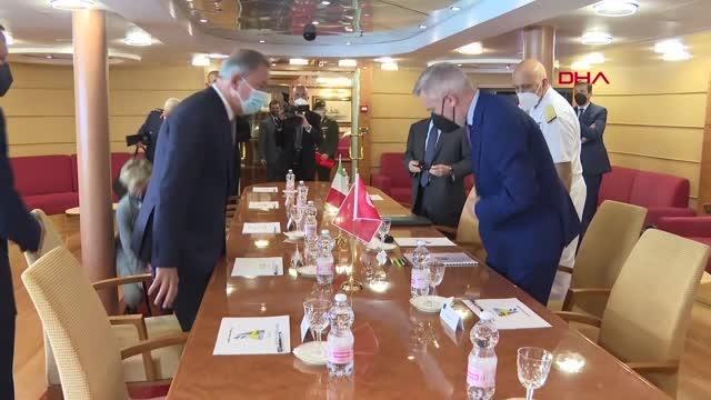 Milli Savunma Bakanı Akar, İtalya ve İngiltere Savunma Bakanları ile Sicilya'daki üçlü toplantıda bir araya geldi
